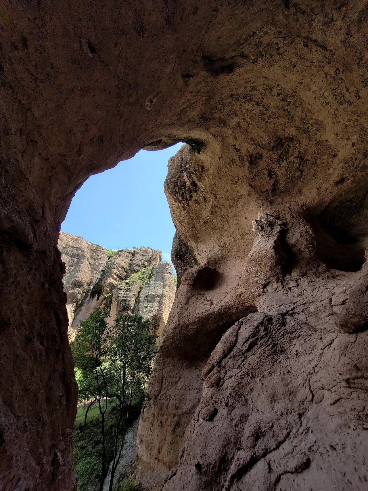 Cuevas dentro del Cañón de Namúrachi.